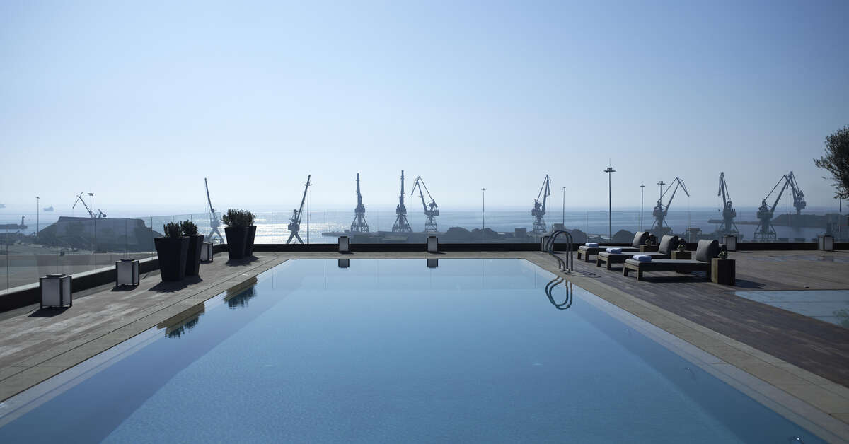 Een foto van het zwembad bij The Met Hotel
