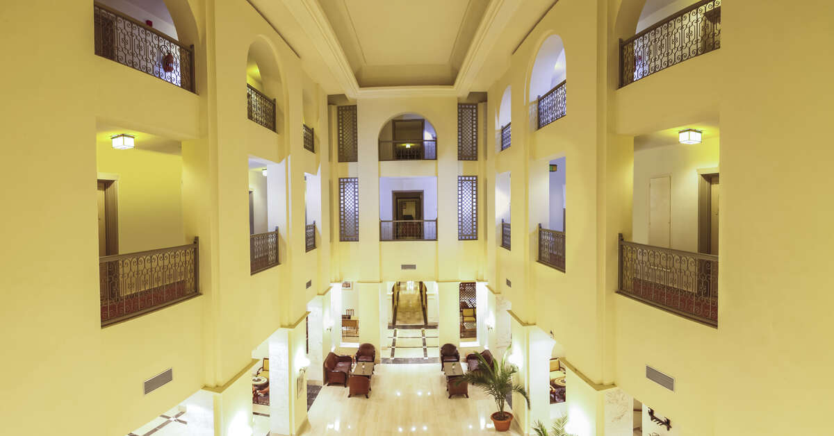 Een foto van het interieur van Calimera Yati Beach