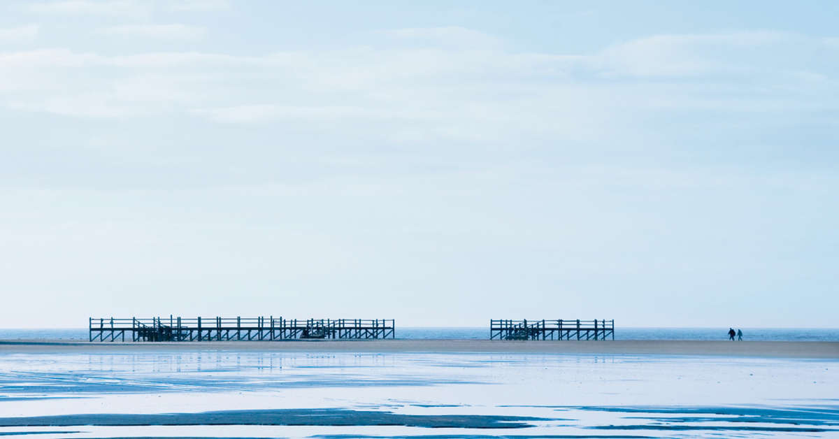 Een foto van het strand bij Ambassador Hotel & Spa