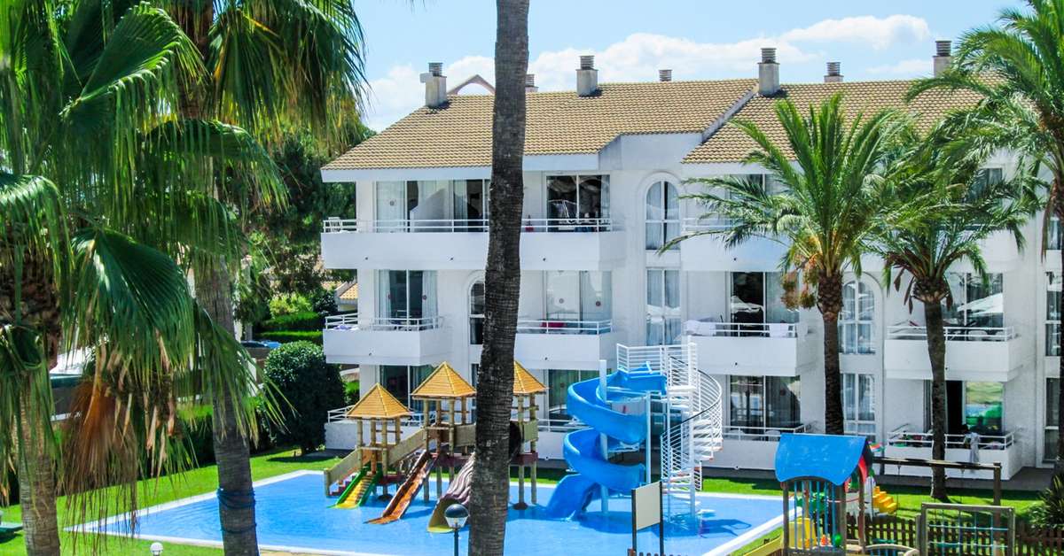 Een foto van het zwembad bij Hoposa Aparthotel Villaconcha