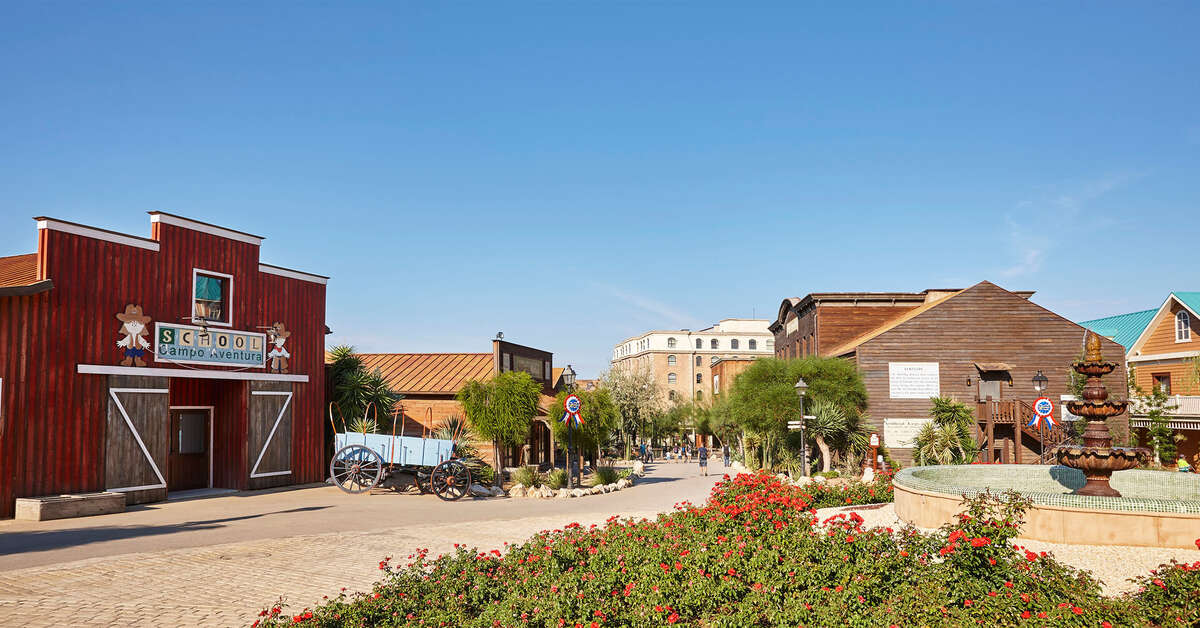 Ein Foto von der Außenansicht des PortAventura Hotel Gold River