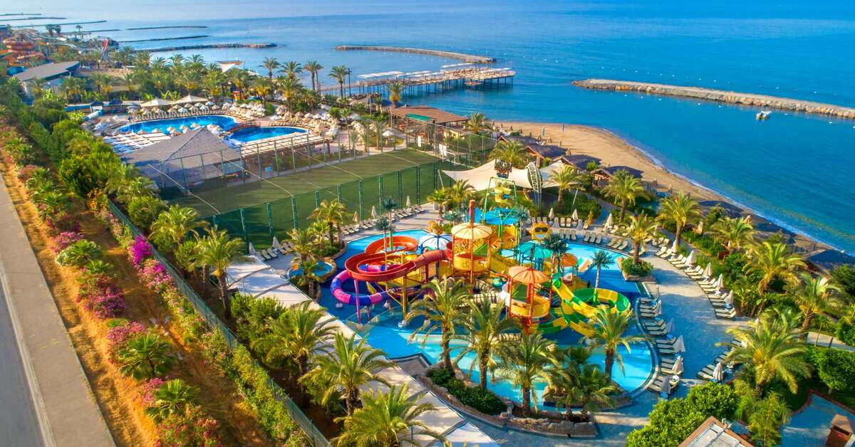Een foto van het zwembad bij Long Beach Alanya