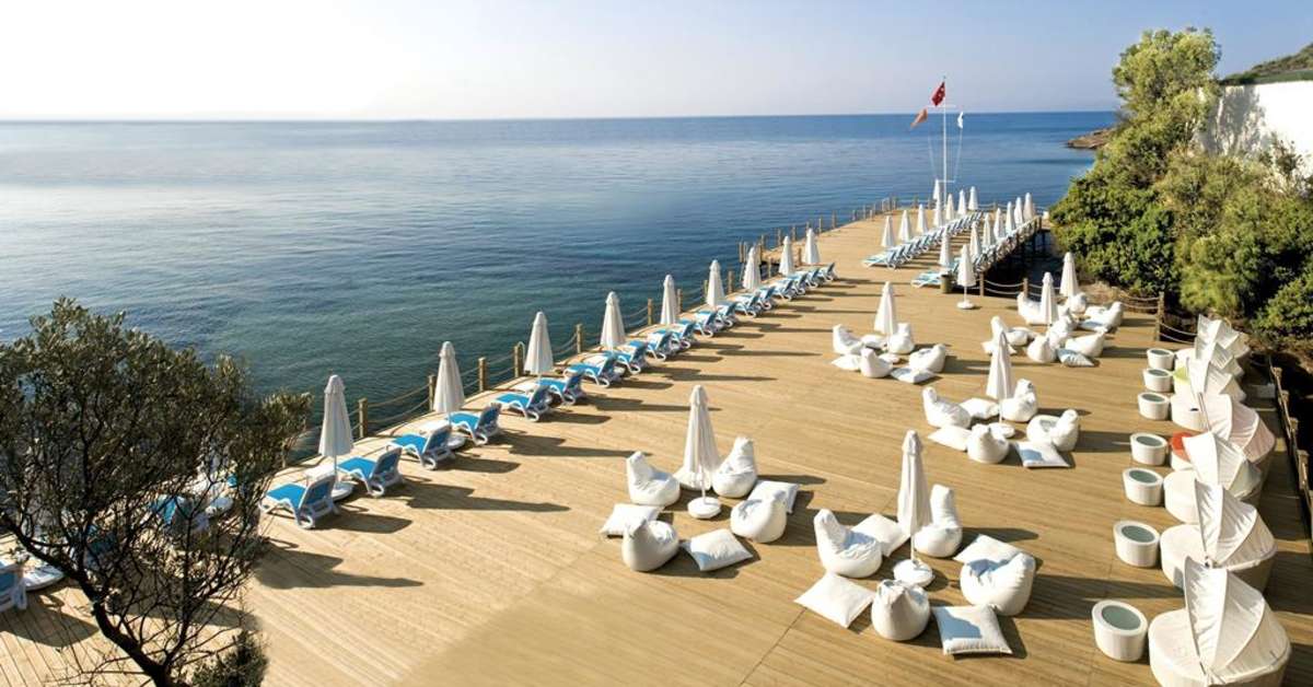 Een foto van het terras bij Paloma Pasha Resort