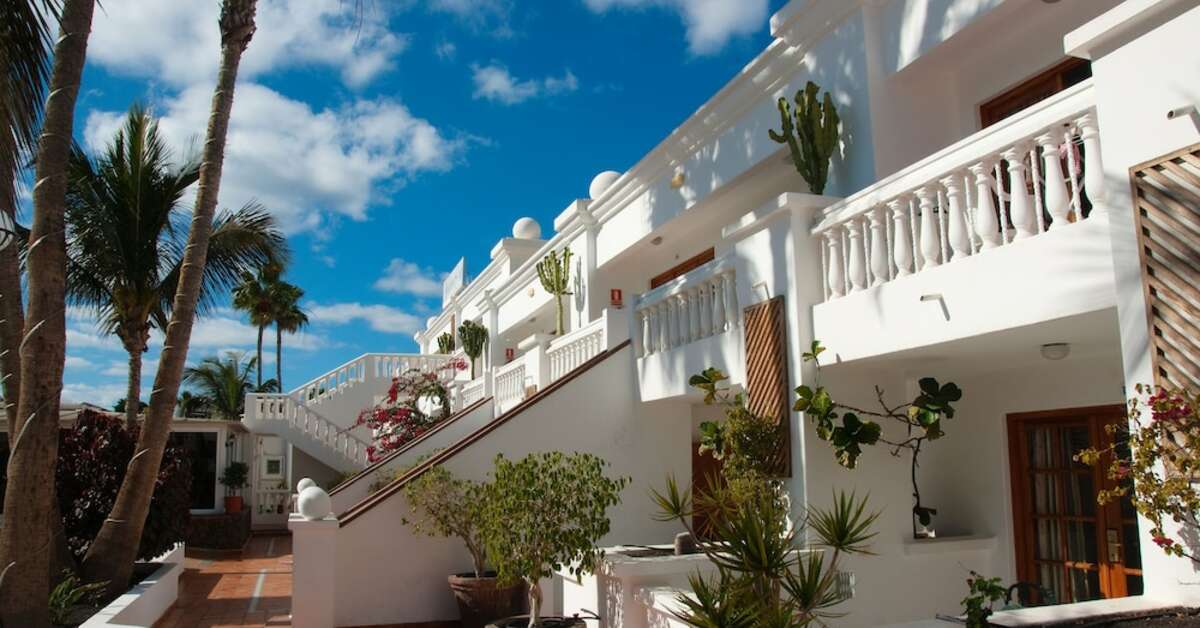 Een foto van de buitenkant van Suite Hotel Montana Club