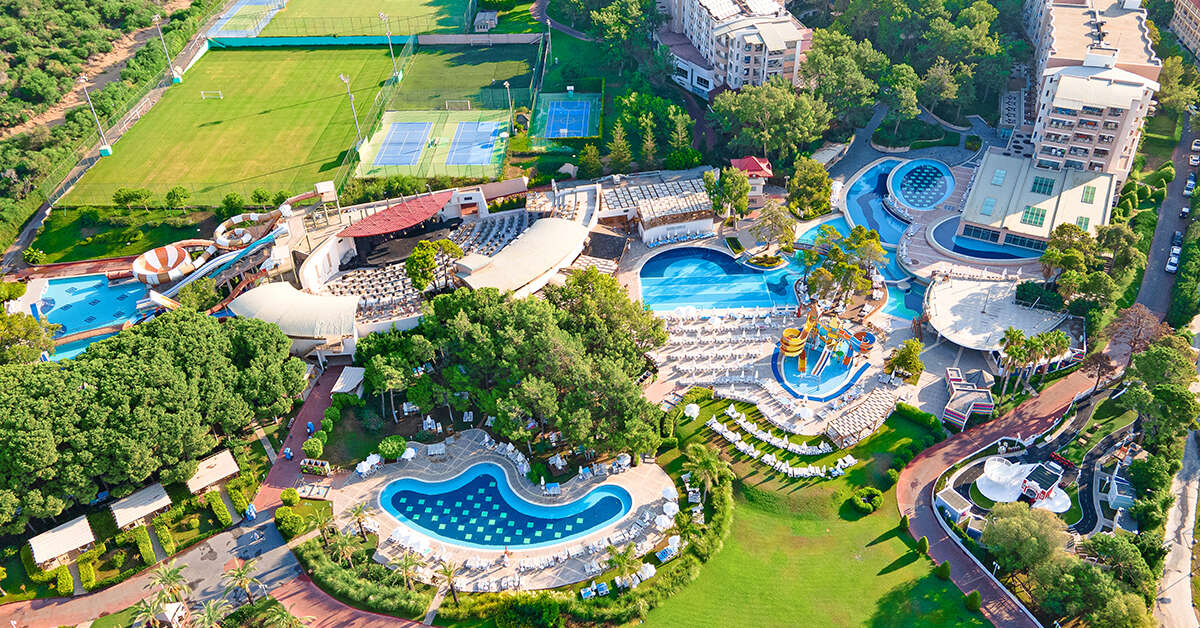 Een foto van het zwembad bij Sueno Hotels Beach Side