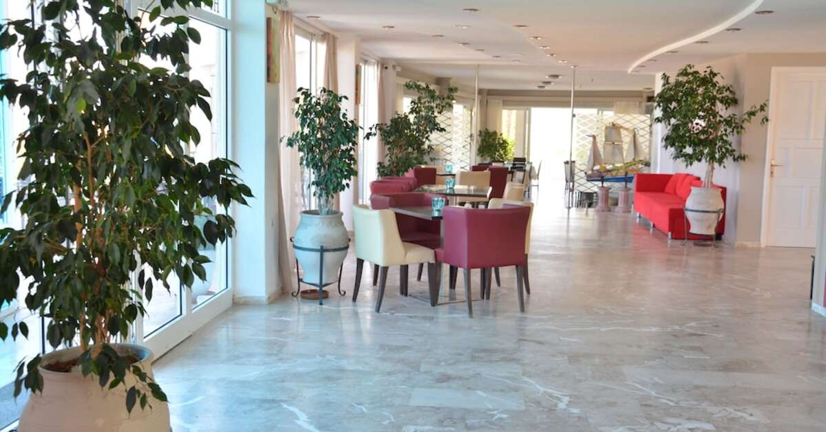 Een foto van het interieur van Costa Angela Seaside Resort