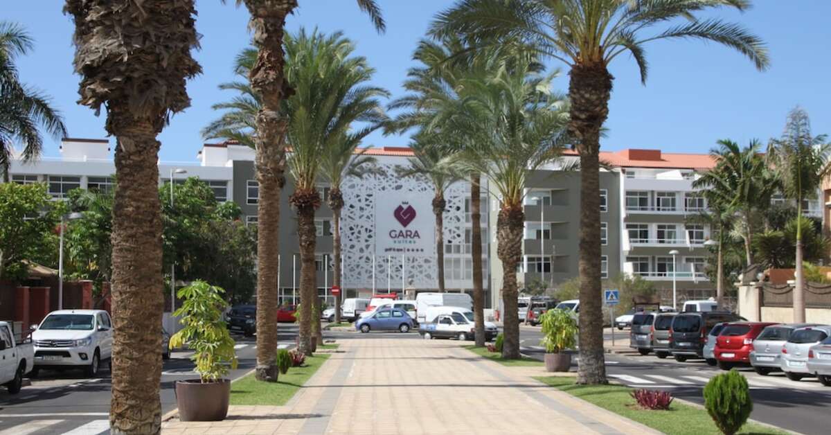 Ein Foto von der Außenansicht des Gara Suites Golf & Spa