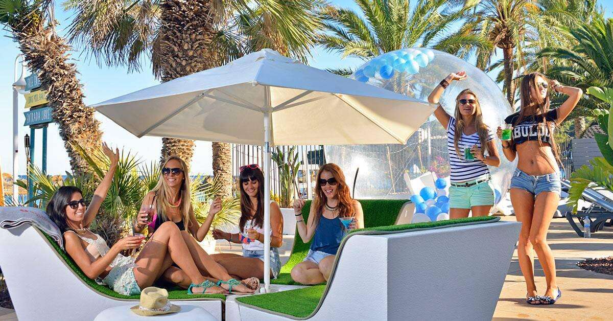 Ein Foto von der Terrasse im Innside by Melia Wave Calvia