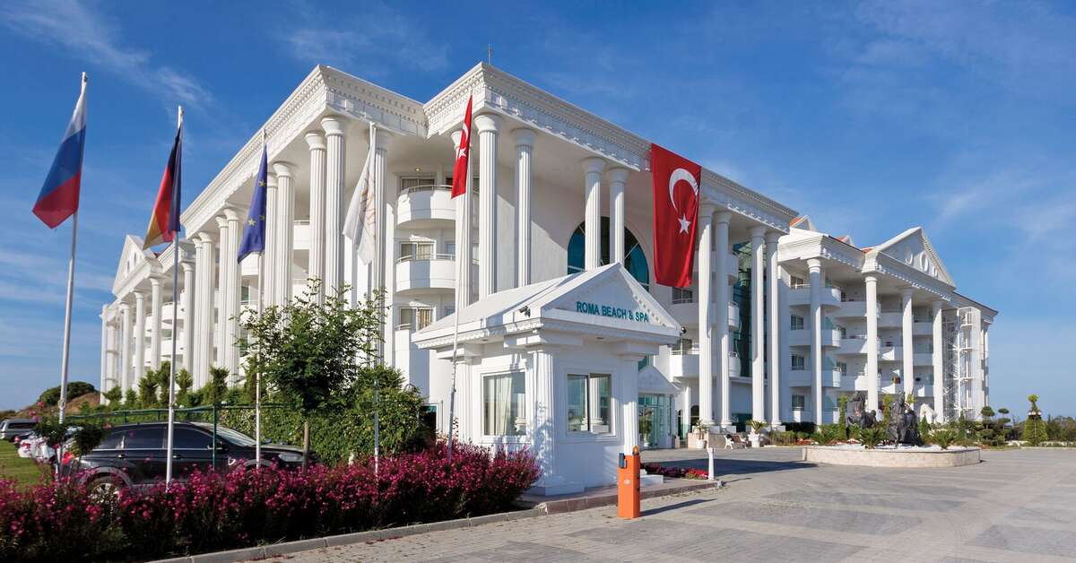 Een foto van de buitenkant van Roma Beach Resort & Spa