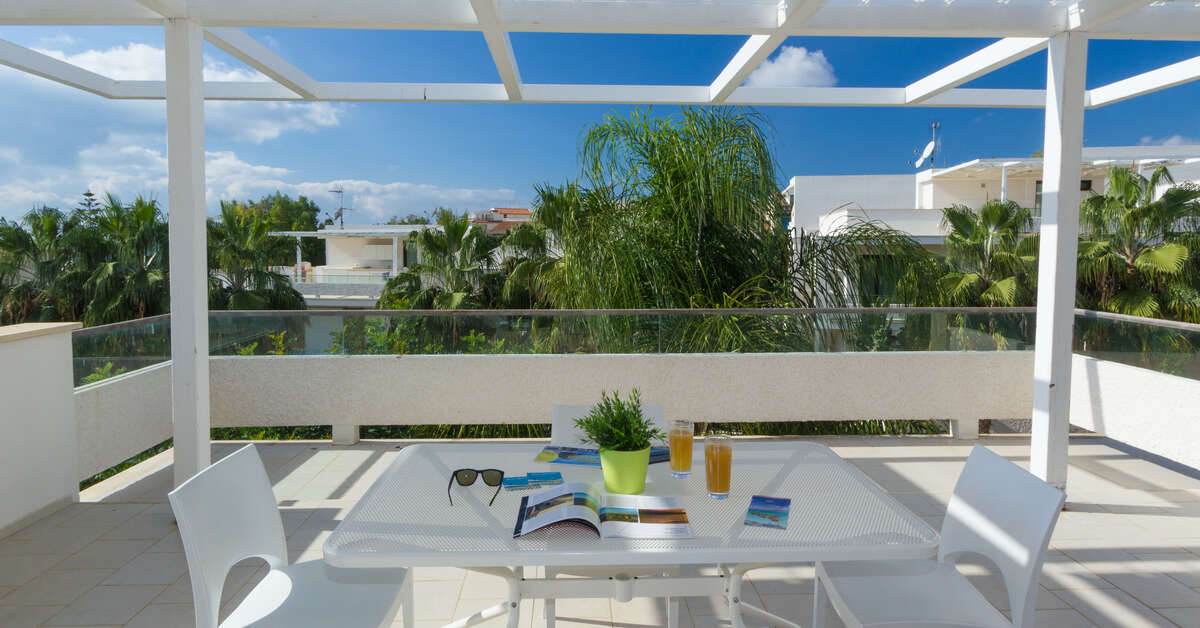 Ein Foto von der Terrasse im Kamena Residence
