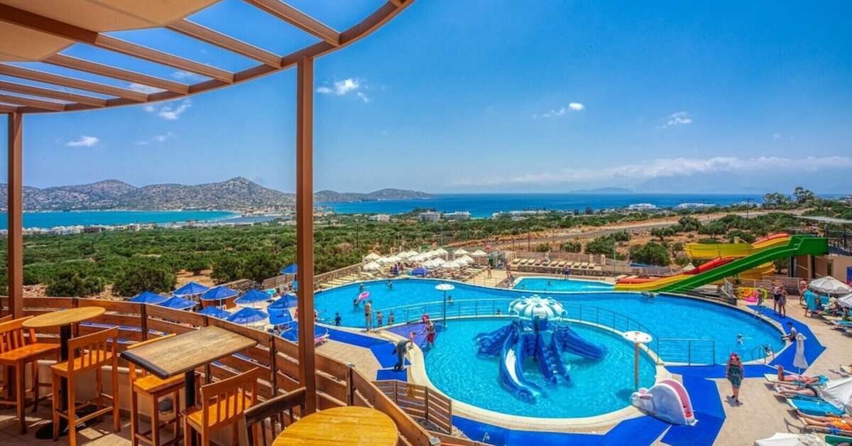 Een foto van het zwembad bij Elounda Water Park Residence Hotel