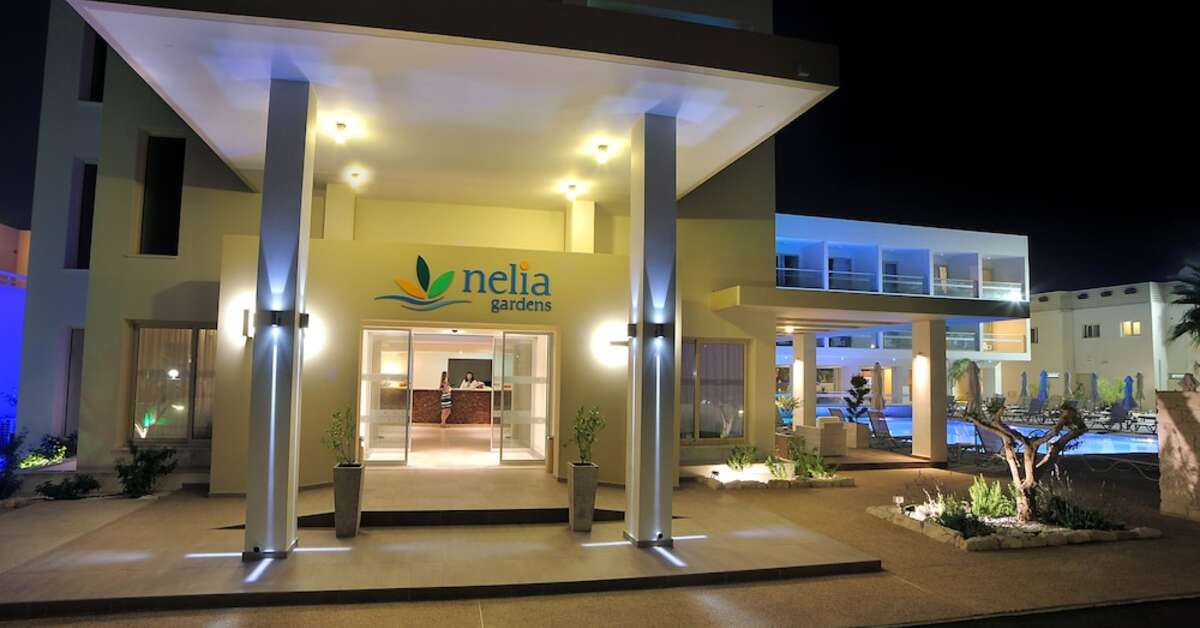 Ein Foto von der Außenansicht des Nelia Gardens Hotel