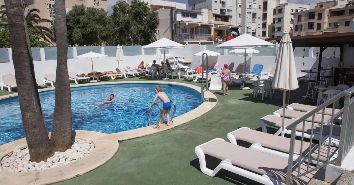 Een foto van het zwembad bij Hotel Sur