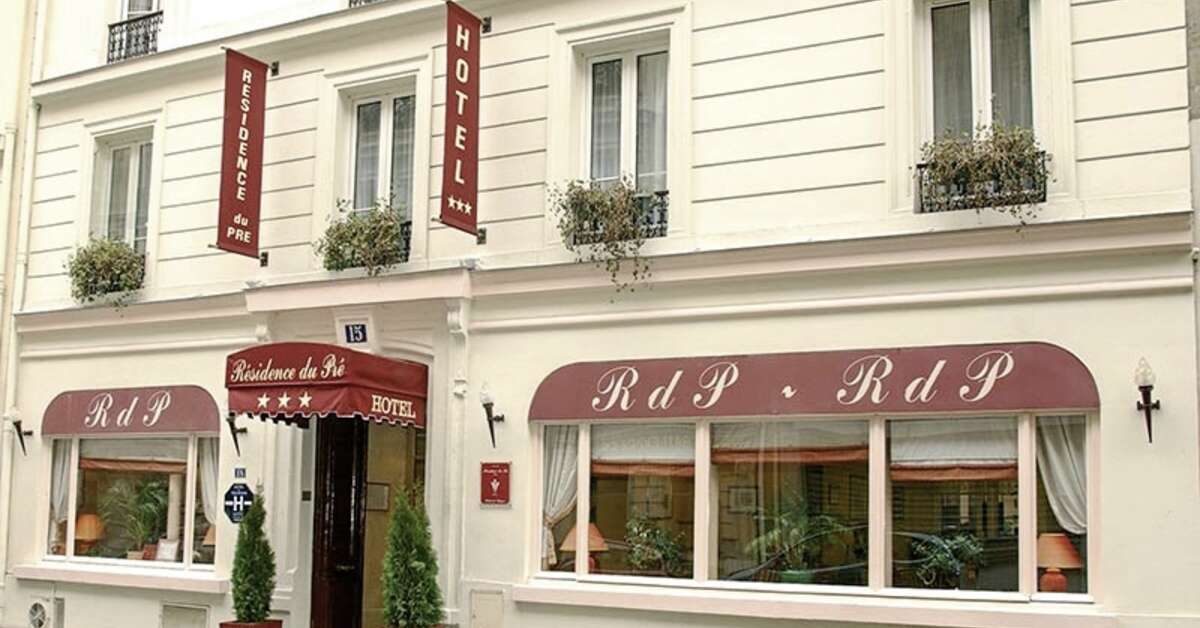 Een foto van de buitenkant van Hotel Residence du Pre
