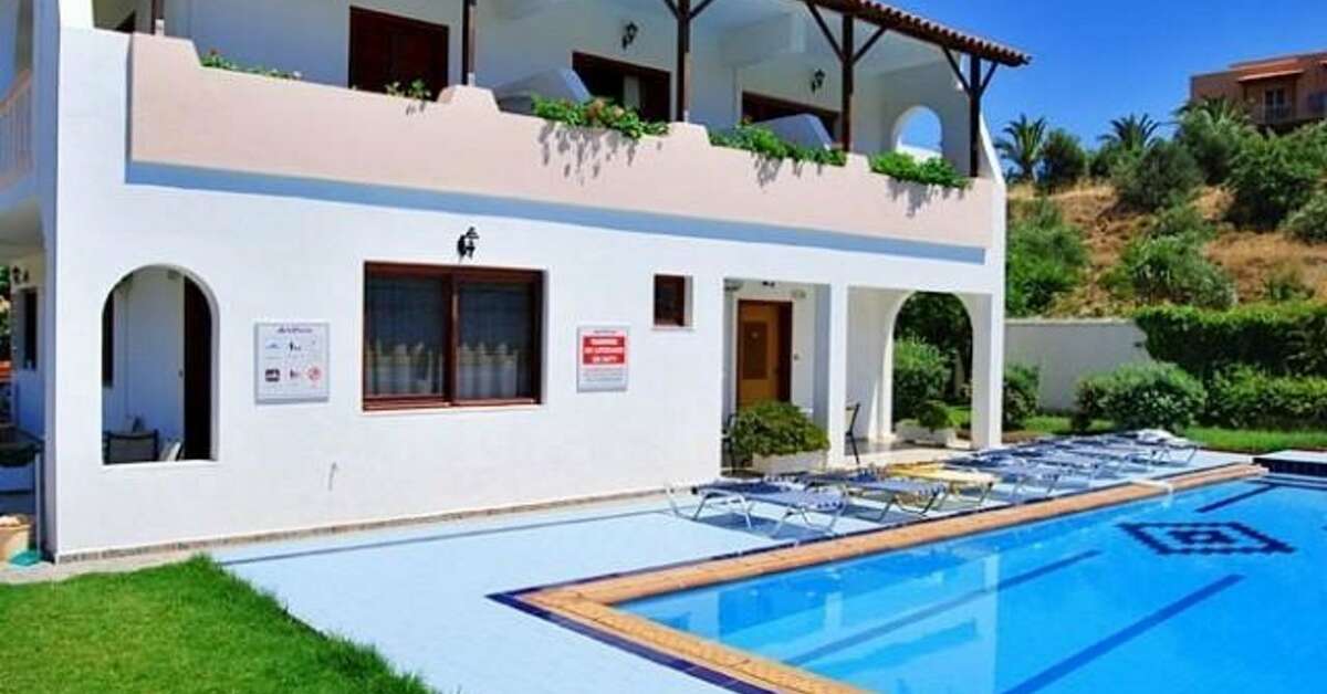 Een foto van het zwembad bij Appartementen Anthos