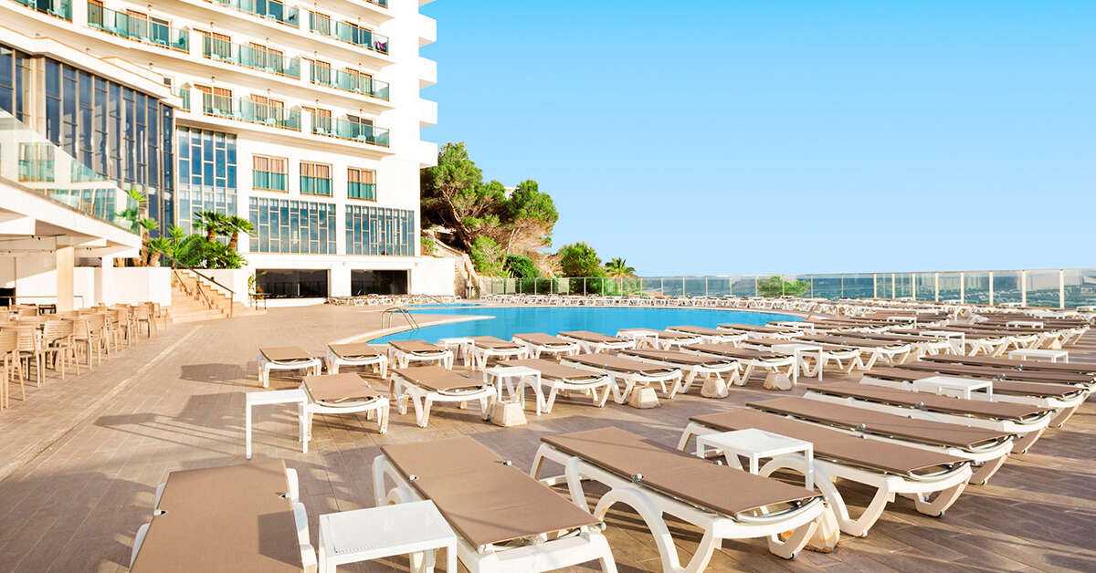 Een foto van het zwembad bij Hotel Best Negresco