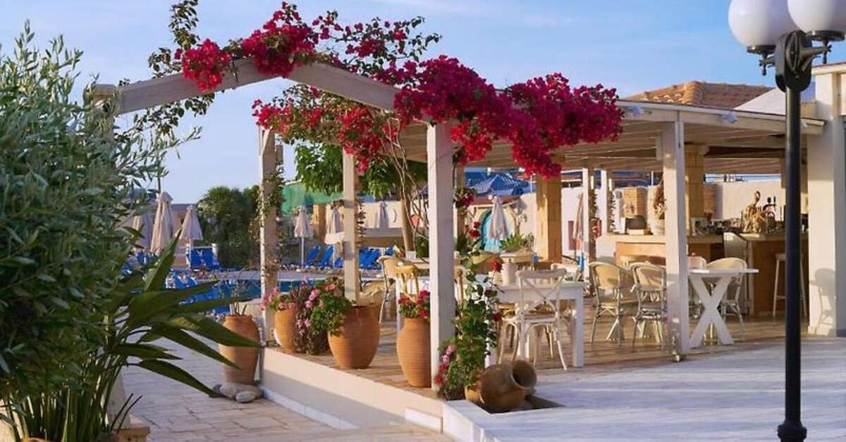 Ein Foto Golden Bay Hotel