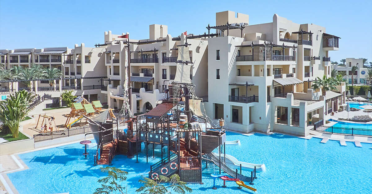 Een foto van het zwembad bij Steigenberger Aqua Magic