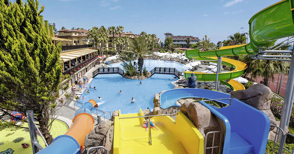 Een foto van het zwembad bij Alba Resort Hotel