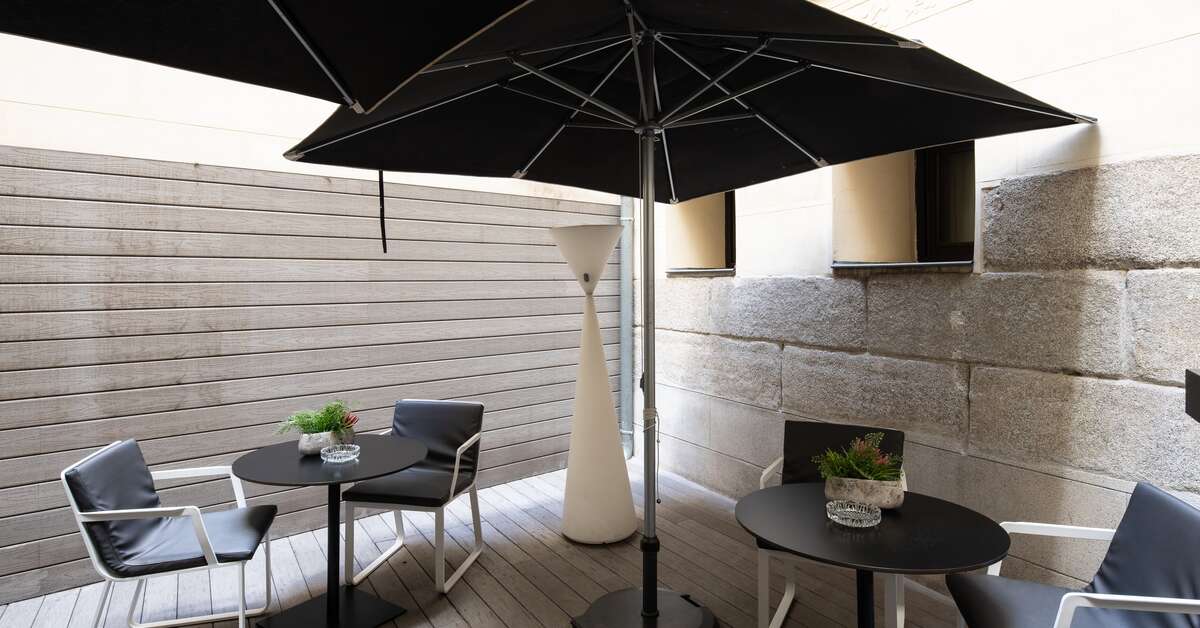 Ein Foto von der Terrasse im Catalonia Las Cortes