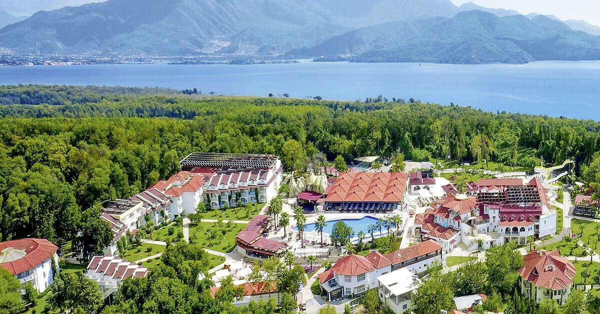 Een foto van de buitenkant van Lykia Botanika Beach Hotel