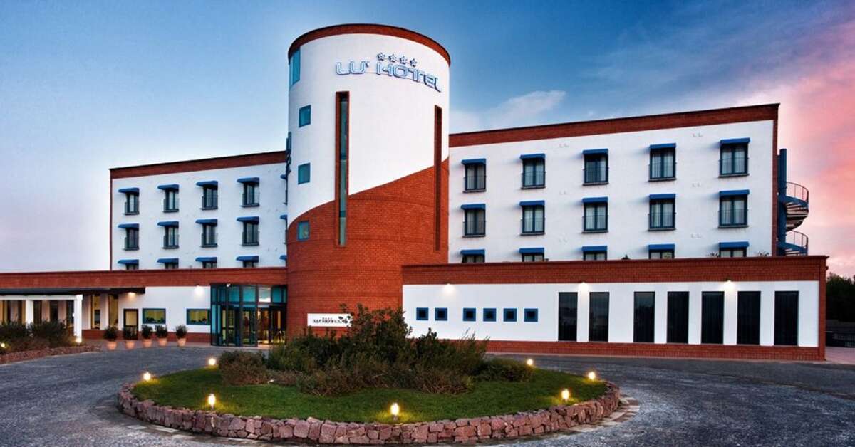 Een foto van de buitenkant van Lu' Hotel Carbonia