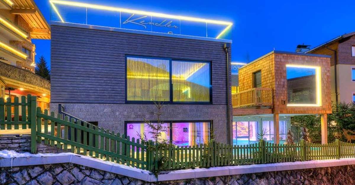 Een foto van de buitenkant van Hotel Kendler