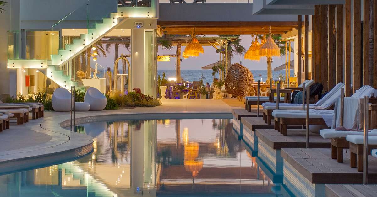 Een foto van het zwembad bij Galazio Beach Resort