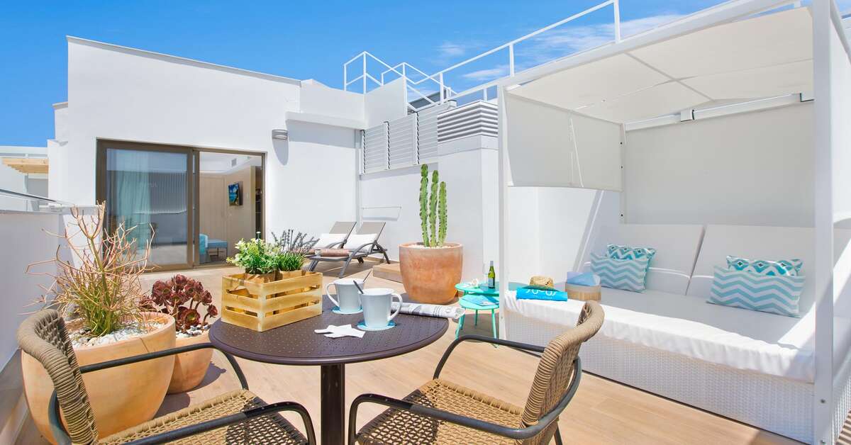 Een foto van het terras bij Sumus Hotel Stella & Spa