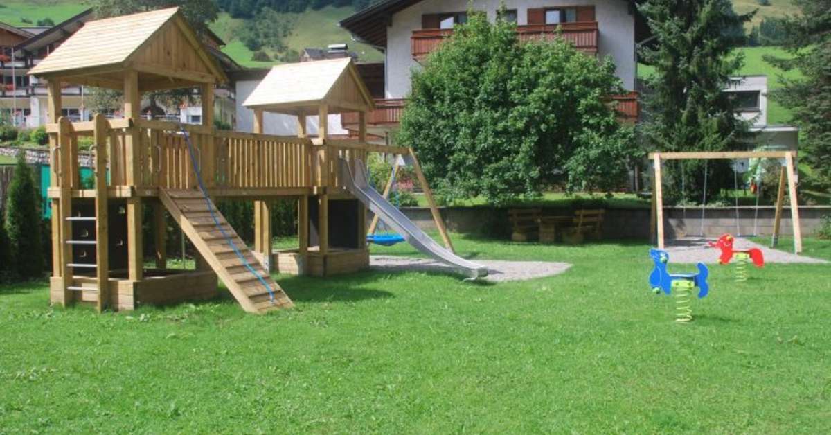 Een foto van de buitenkant van Aparthotel Kleinwalsertal