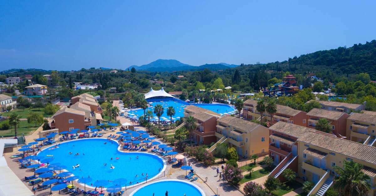 Een foto van het zwembad bij Aqualand Resort