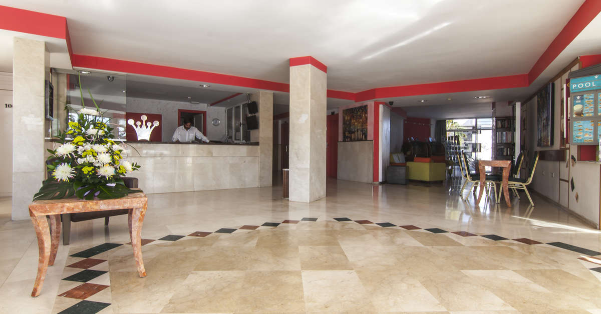 Een foto van het interieur van Corona Blanca