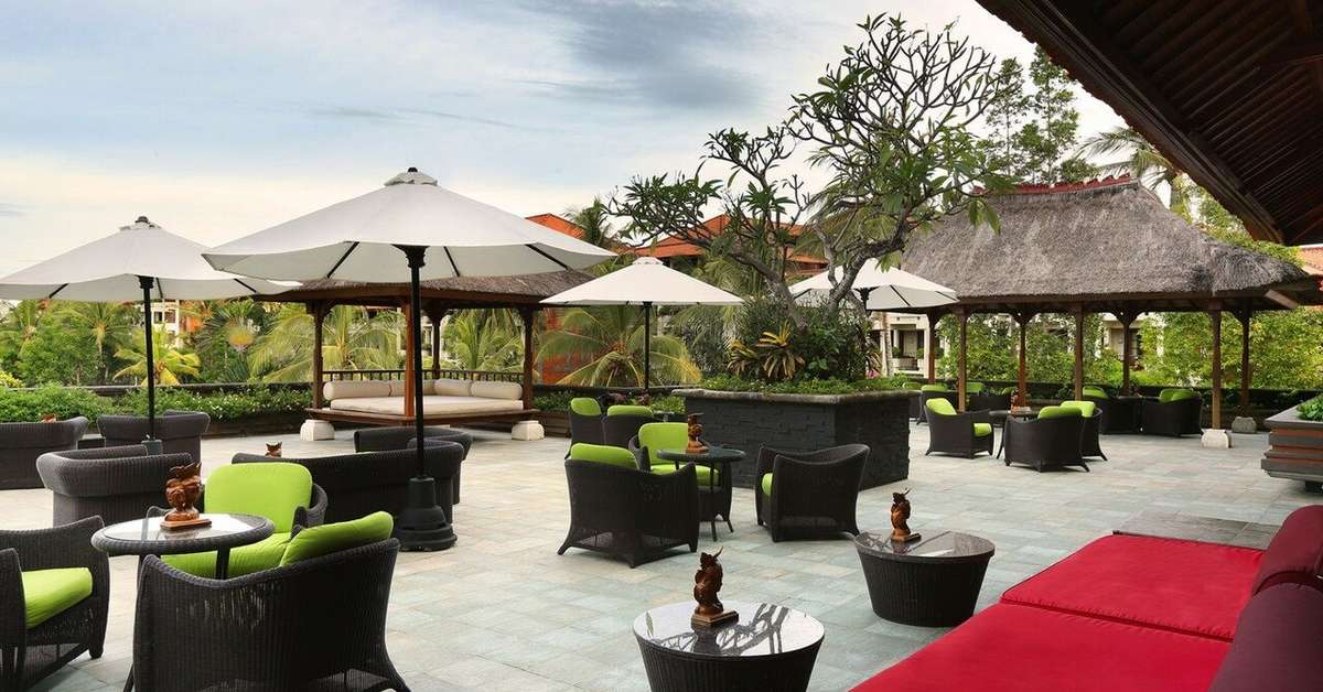 Ein Foto von der Terrasse im Ayodya Resort Bali