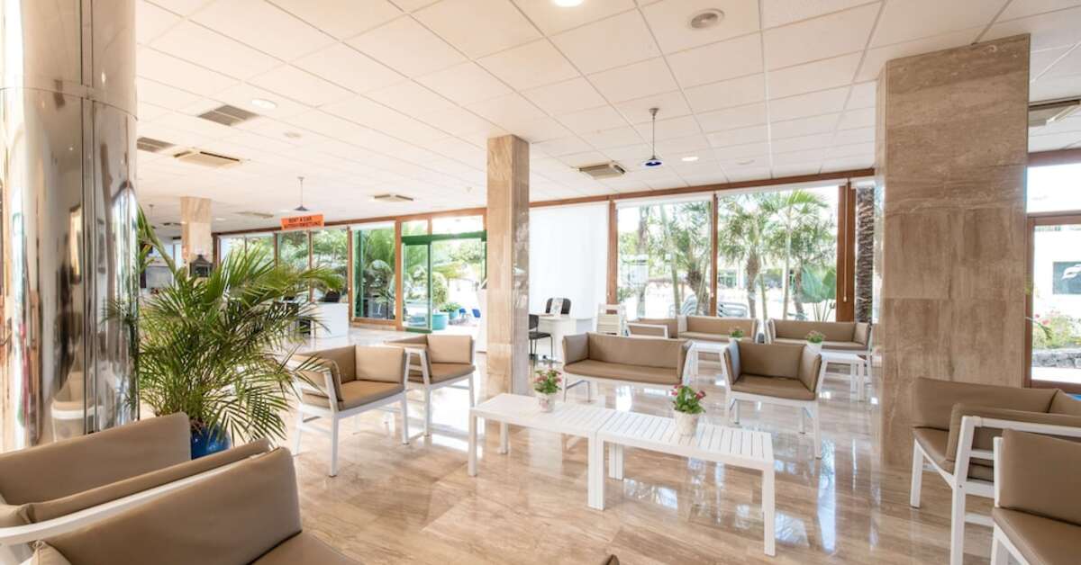 Een foto van het interieur van THB Royal
