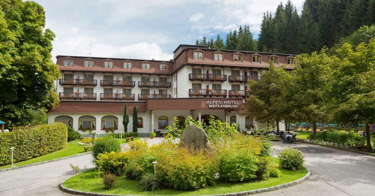 Een foto van de buitenkant van Alpenhotel Weitlanbrunn