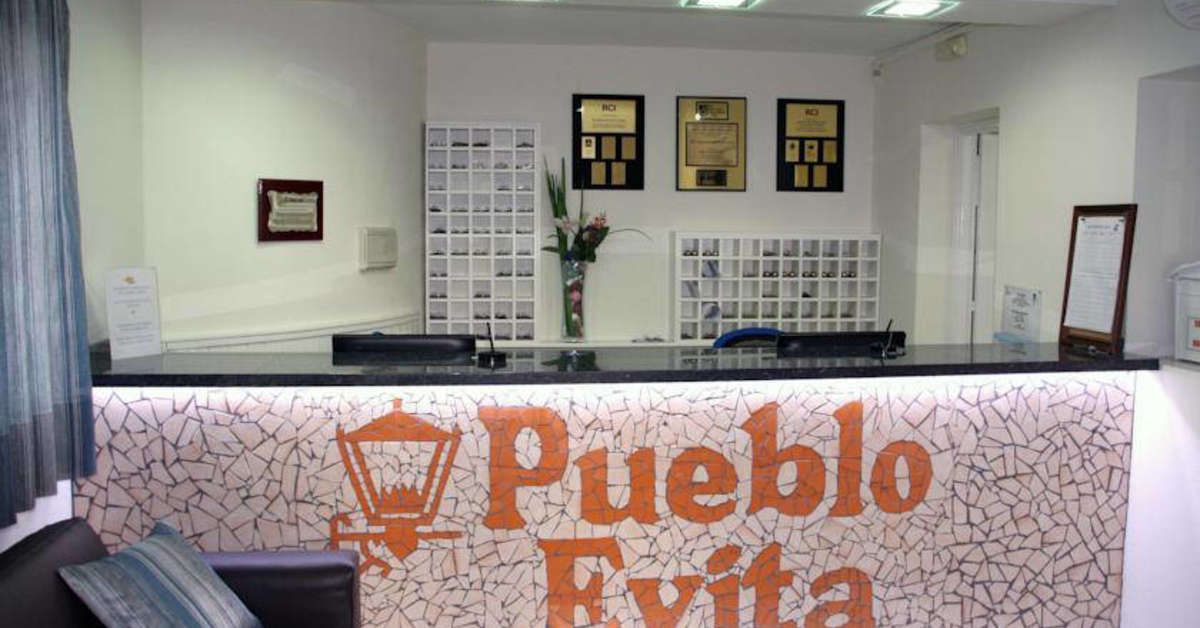 Een foto van het interieur van Pueblo Evita