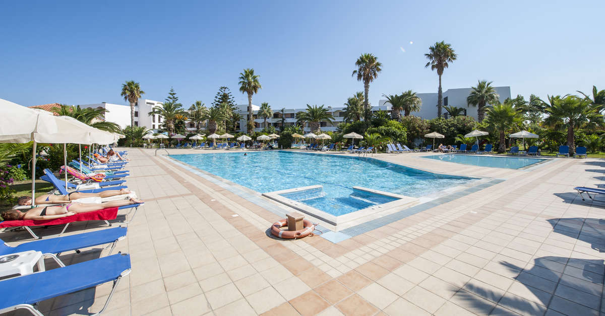 Een foto van het zwembad bij Tigaki Beach Hotel