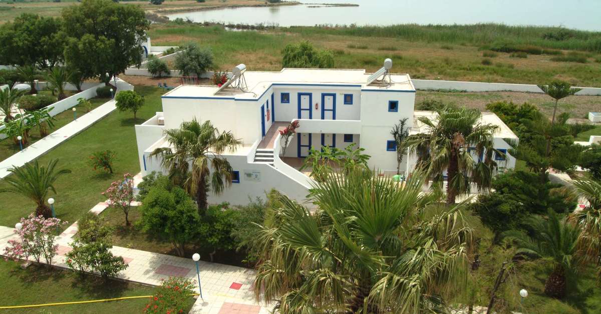 Een foto van de buitenkant van Hotel Tigaki's Star