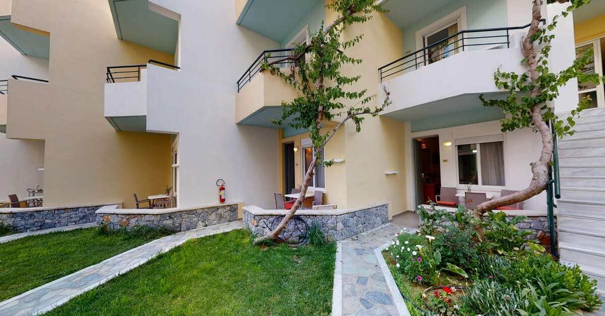 Ein Foto von der Außenansicht des Dedalos Beach Hotel