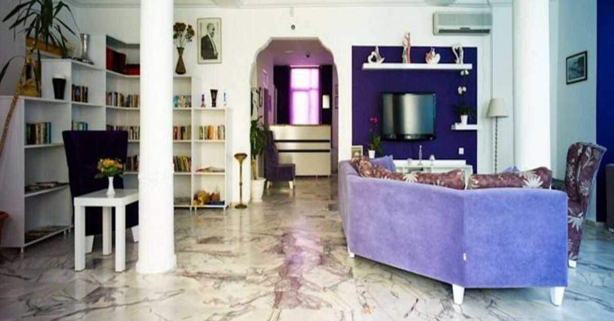 Een foto van het interieur van Cenk Bey Hotel