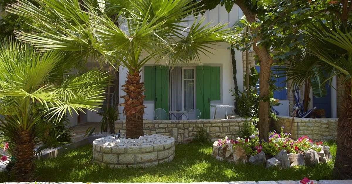 Een foto van de buitenkant van Rouda Bay Hotel