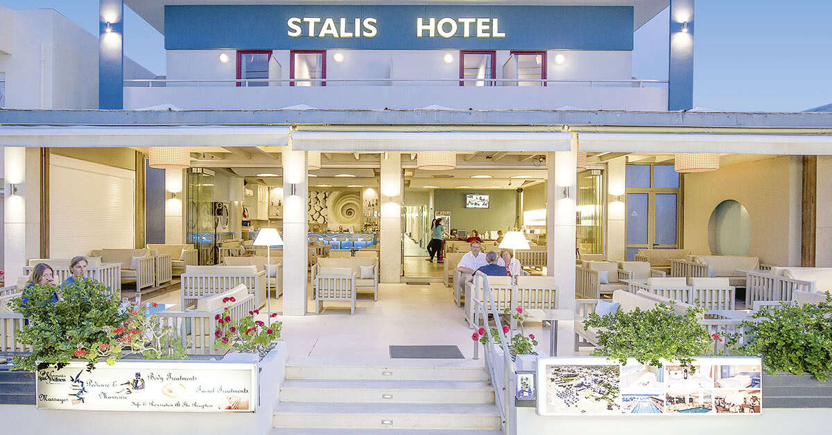 Een foto van de buitenkant van Stalis Hotel
