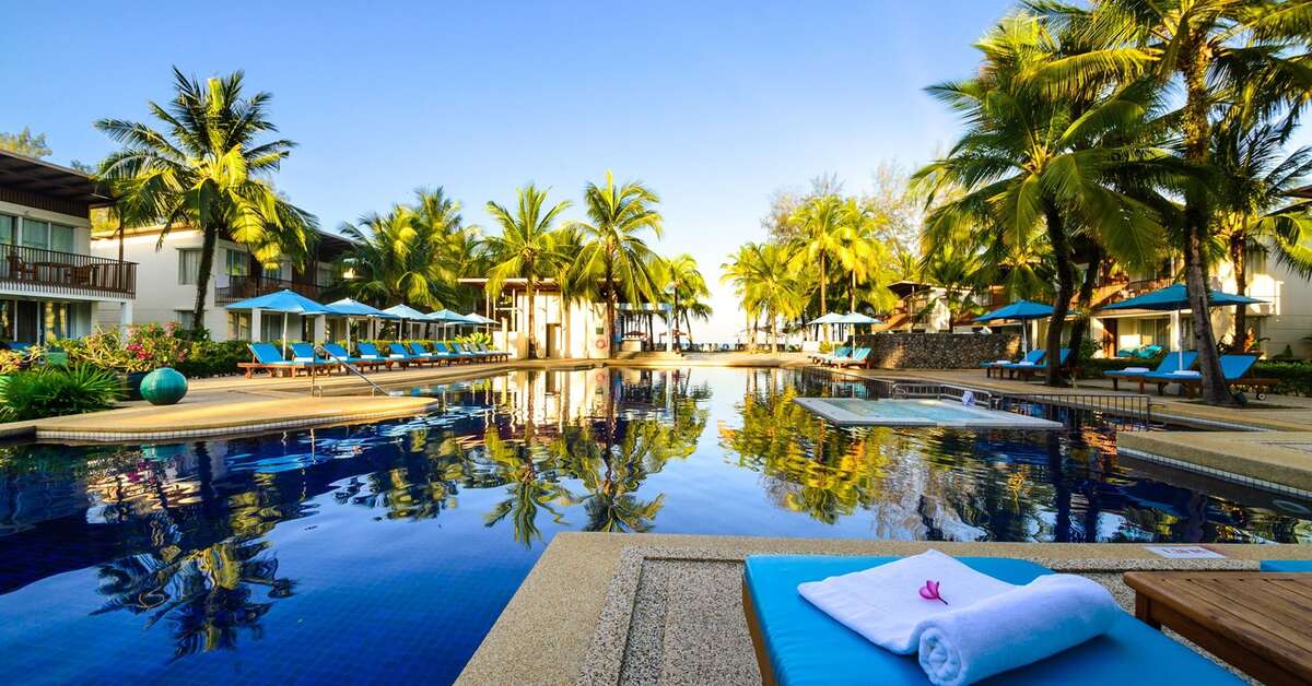 Ein Foto vom Pool im The Briza Beach Resort Khao Lak