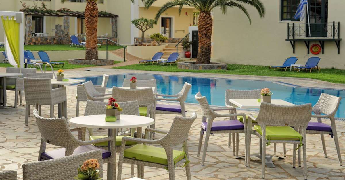 Een foto van het terras bij Kristalli Hotel Appartementen