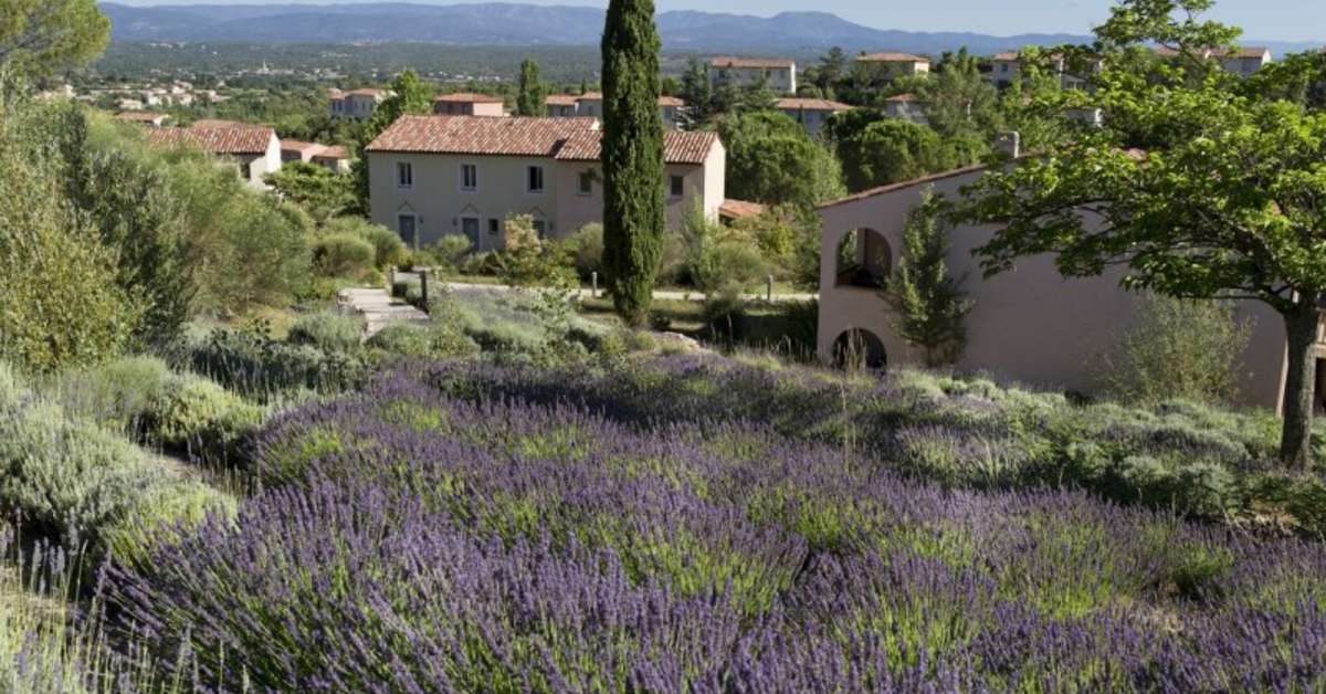 Een foto van de buitenkant van Pierre & Vacances Village Club Le Rouret