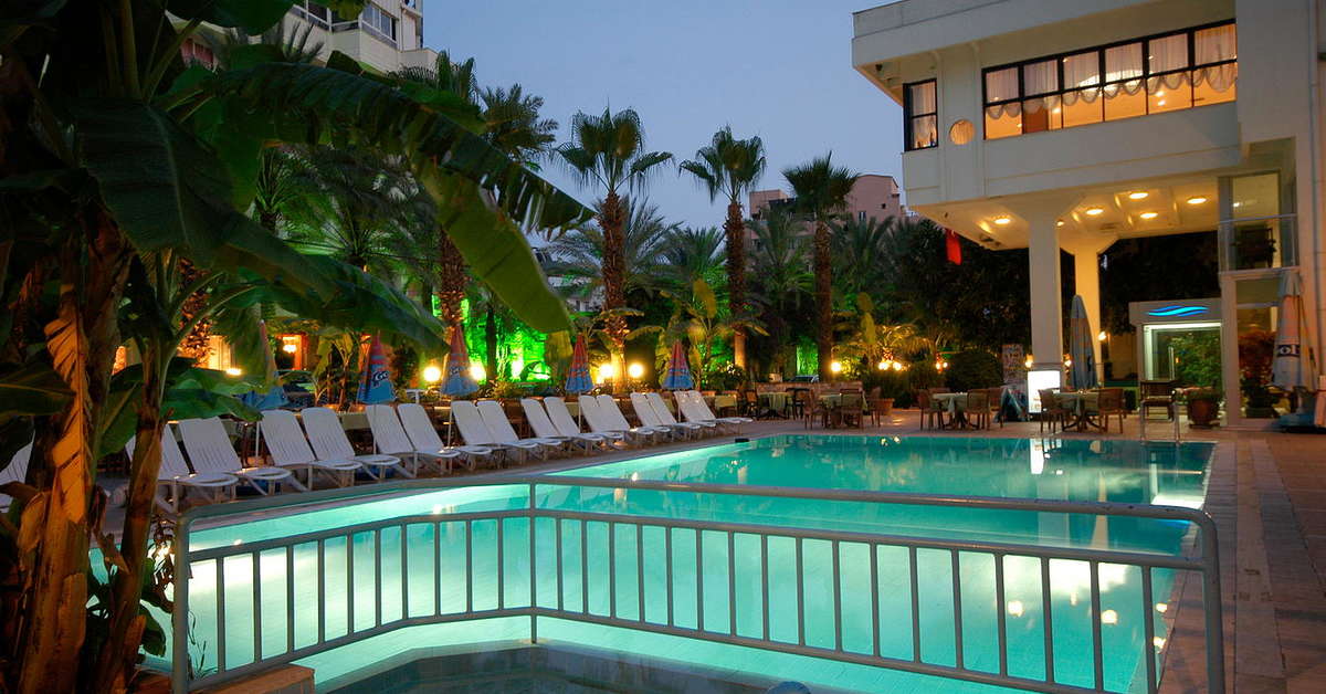 Een foto van het zwembad bij Sesin Hotel
