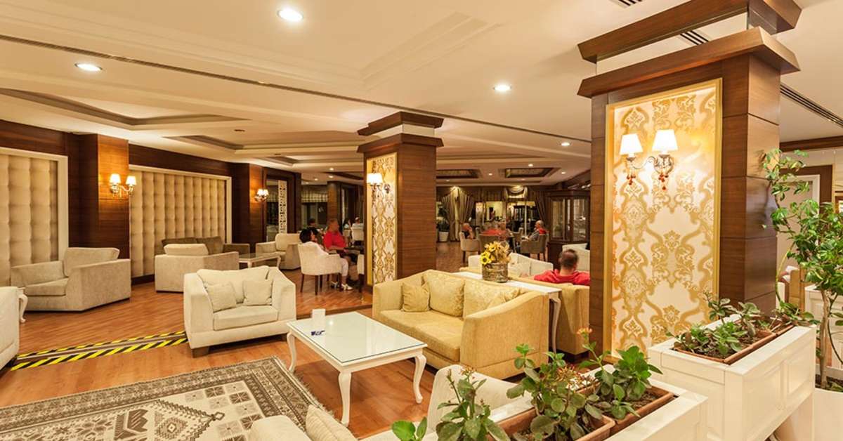 Een foto van het interieur van Hotel Iz Flower Side Beach