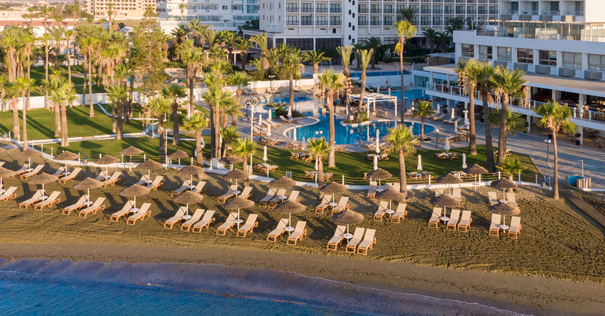 Een foto van The Golden Bay Beach Hotel