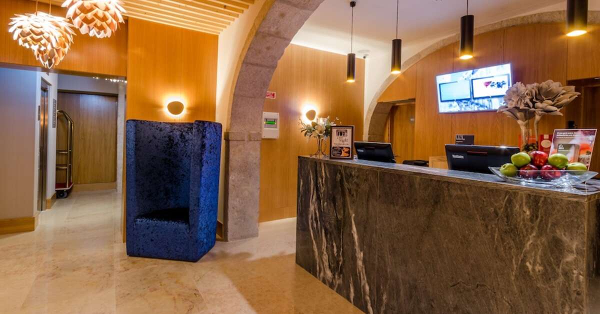 Een foto van het interieur van Behotelisboa