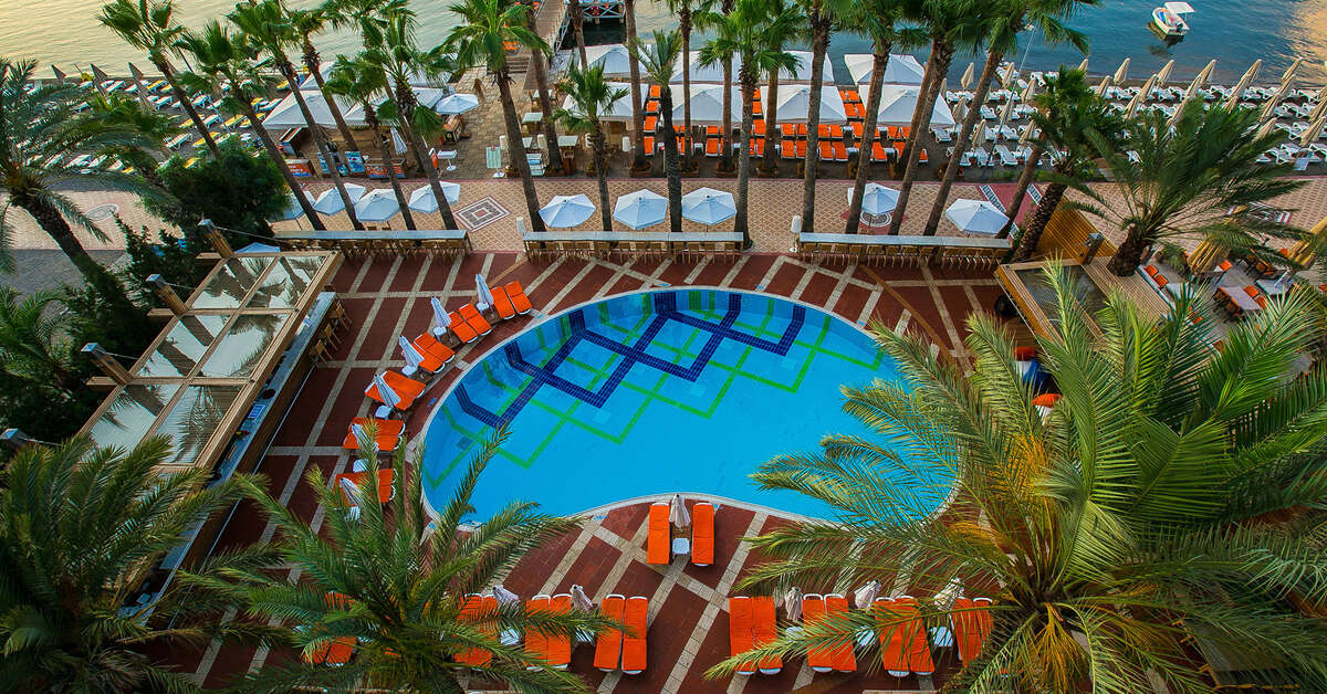 Een foto van het zwembad bij Hotel Elegance